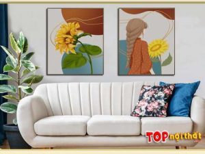 Tranh tráng gương cô gái và hoa hướng dương treo trên ghế sofa văng TraTop-3359